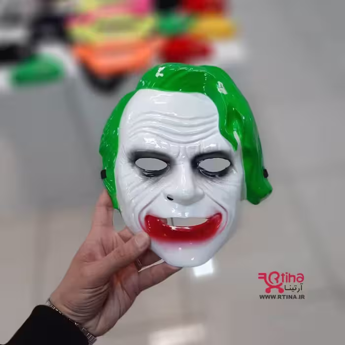 ماسک جوکر جدید روی صورت (خون آشام)