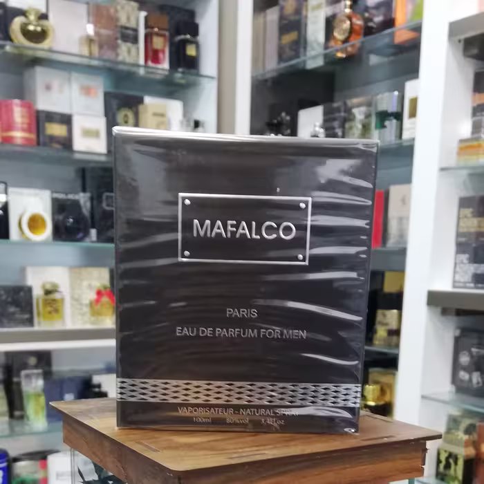 ادو پرفیوم مردانه الودی روی مدل مافالکوMAFALKO