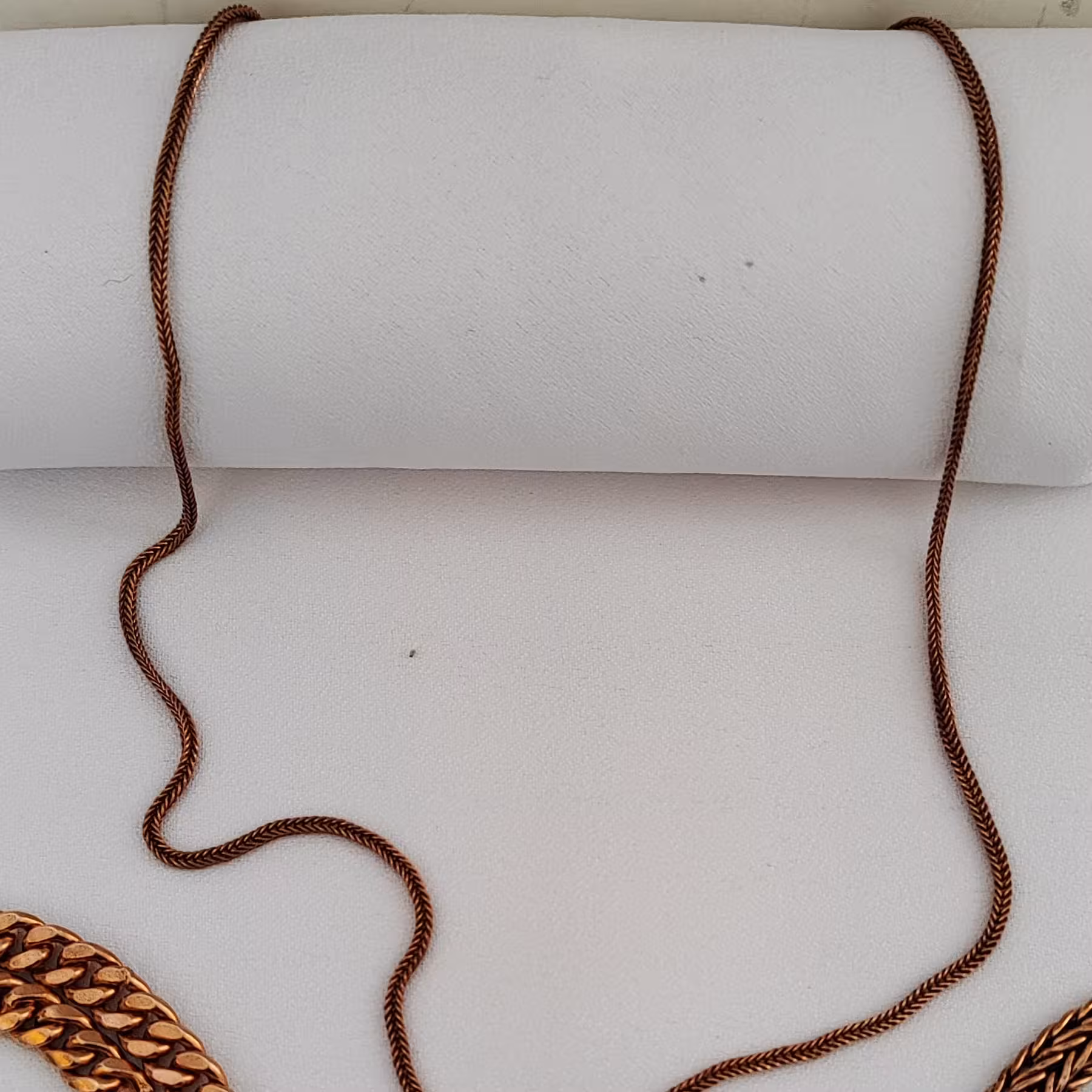 گردنبند مس مدل ماری زنانه و مردانه 