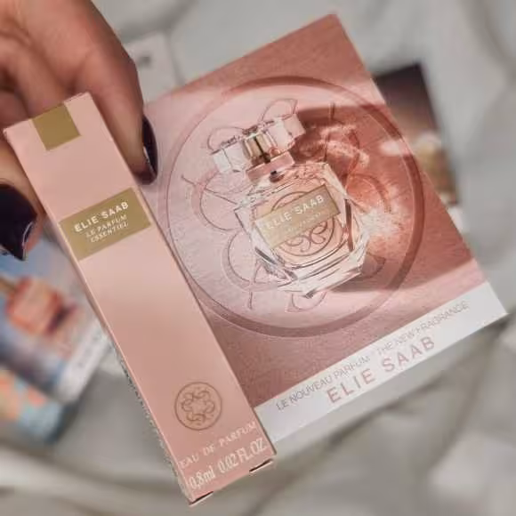 سمپل الی صاب له پرفیوم اسنشیال ( eliesaab le parfum essentiel sample )
