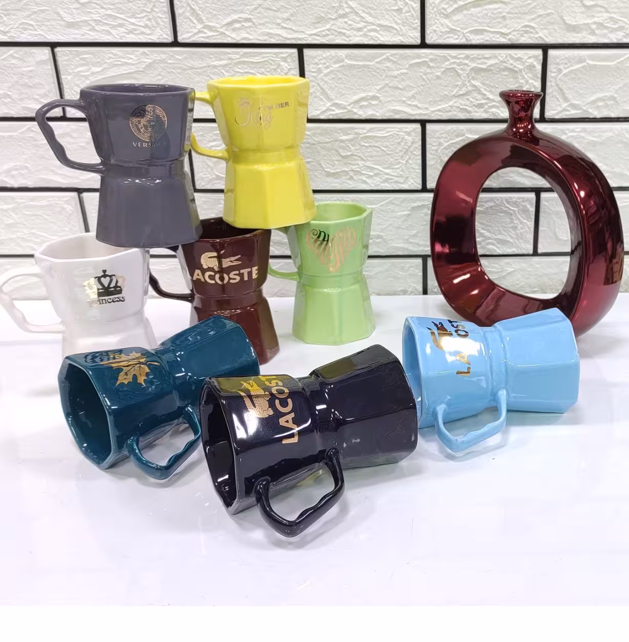 ماگ موکاپات طلاکوب