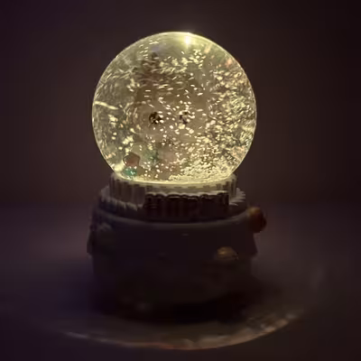 گوی موزیکال مدل HAPPY طرح دختر تاج به سر کد B387