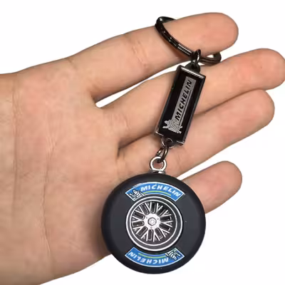  جاسوئیچی خودرو طرح لاستیک مدل M1 مناسب برای هیوندای ورنا