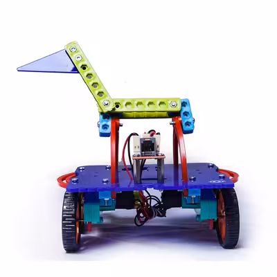 ربات اسپروز مدل فوتبالیست و جنگجو