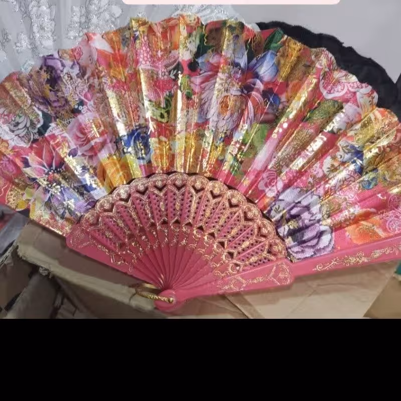 باد بزن تا شو ازجنسی سبک و پارچه ای زیبا با رنگها و شکلهای متنوع