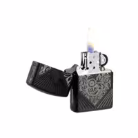 فندک زیپو Zippo مدل Z-46025 | فندک بنزینی طرح Vintage Street Chrome | قابلیت پر کردن مجدد | ساخت آمریکا | با گارانتی مادام العمر | مناسب برای استفاده روزمره و مجموعه‌داری