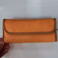 لوازم تحریر - جامدادی اوجا  مثلثی جیر 1816 قهوه ای روشن دو زیپ در جامدادی دکمه ای آهن ربایی