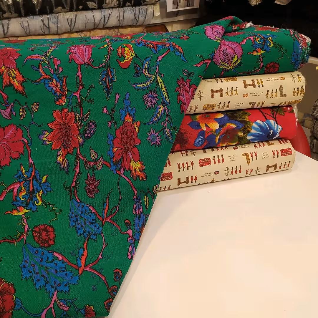 لینن نچرال طرح دار  در طرح و رنگ مختلف پارچه خنک و بهترین کیفیت موجود 