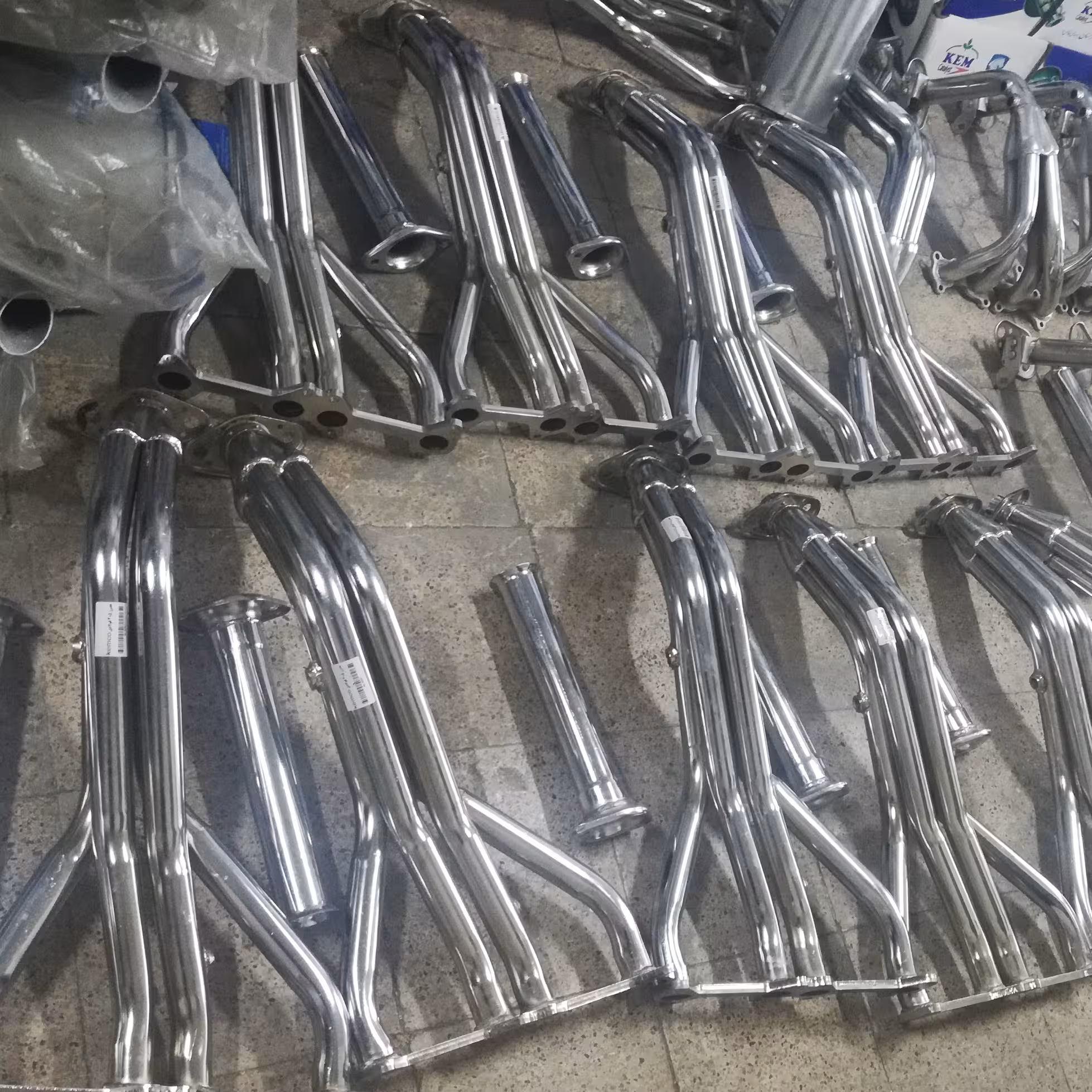 هدرز پژو  405  xu7 آبکاری کروم  با واسطه کوتاه و واشر رایگان (پس کرایه)