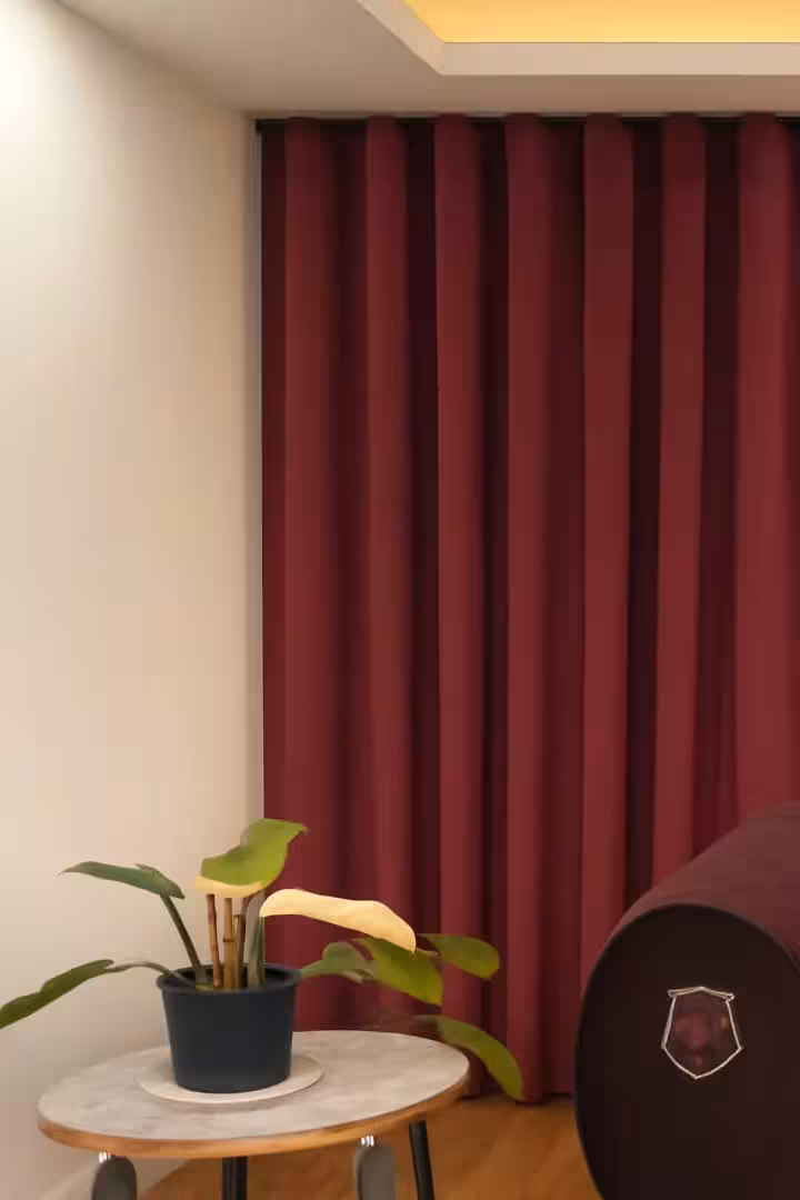 پرده مینیمال مخمل ساده زرشکی کد 55