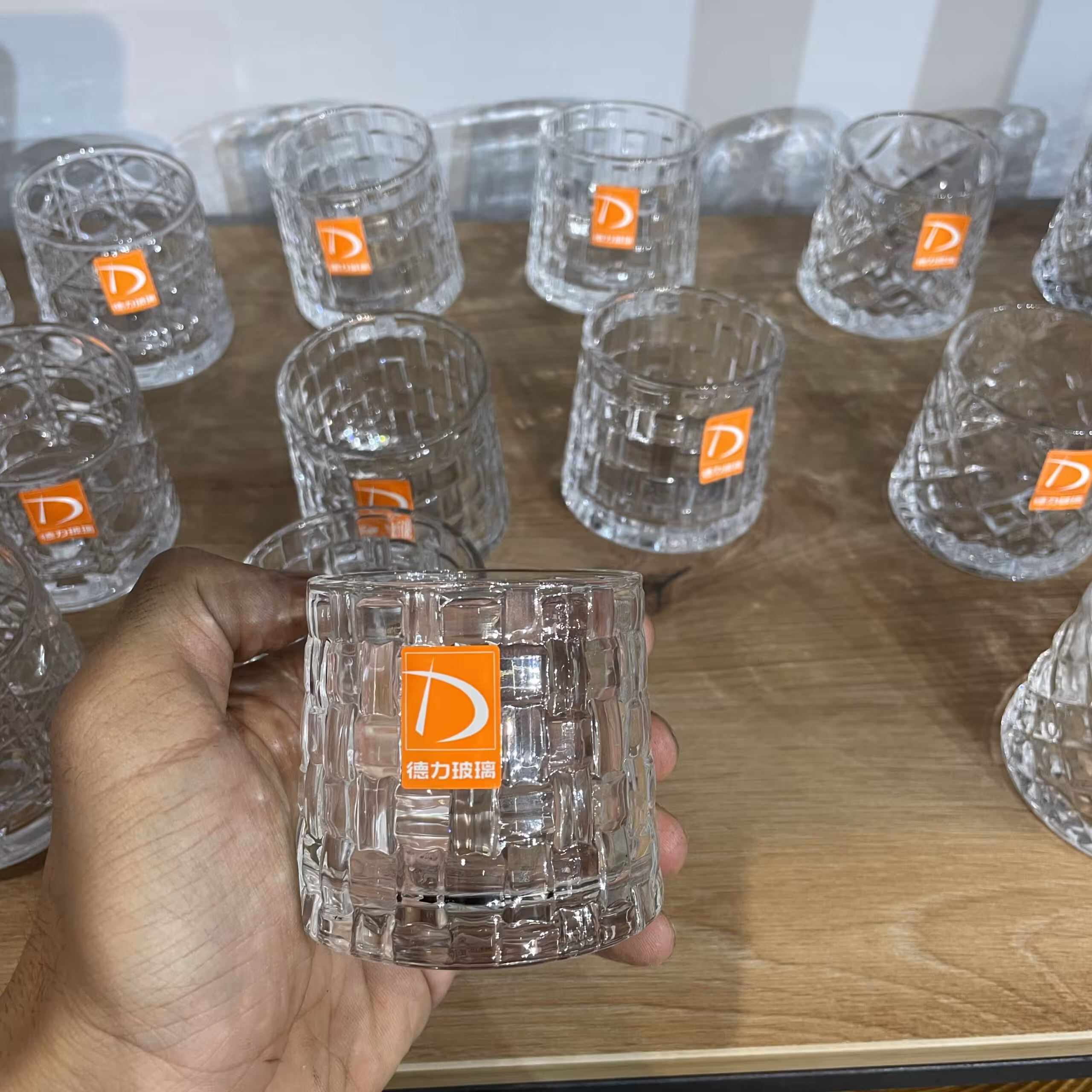 لیوان چرخشی دلی طرح مربعی – ست 6 عددی Deliglass