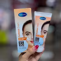 ضد آفتاب بی رنگ مکس لیدی MAX LADY