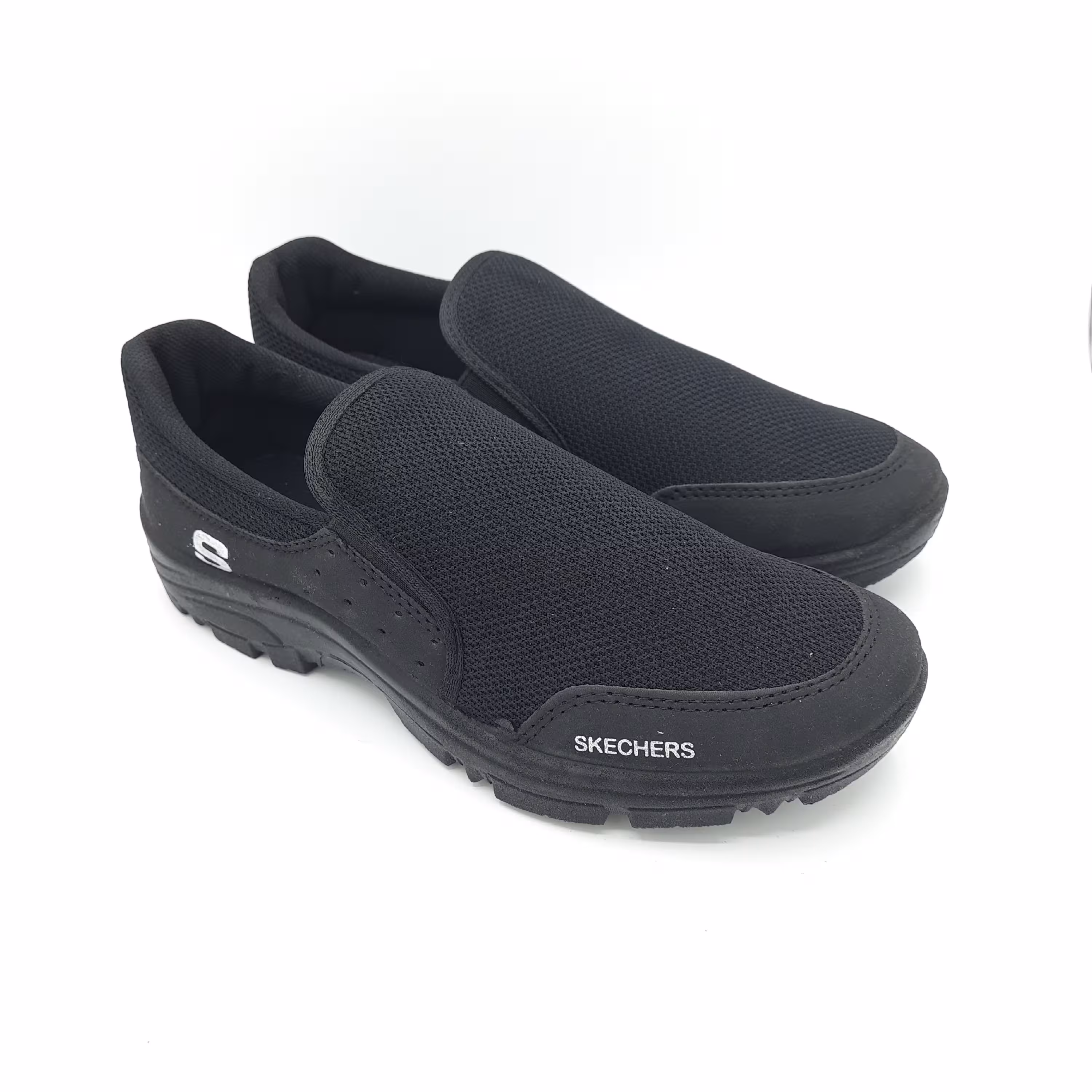 کفش اسپرت اسکیچرز زیره پیو ورزشی فوق العاده نرم وسبک زیره تزریق با ضمانت راحتی روزمره شیک رنگ مشکی . ارسال رایگان 221429