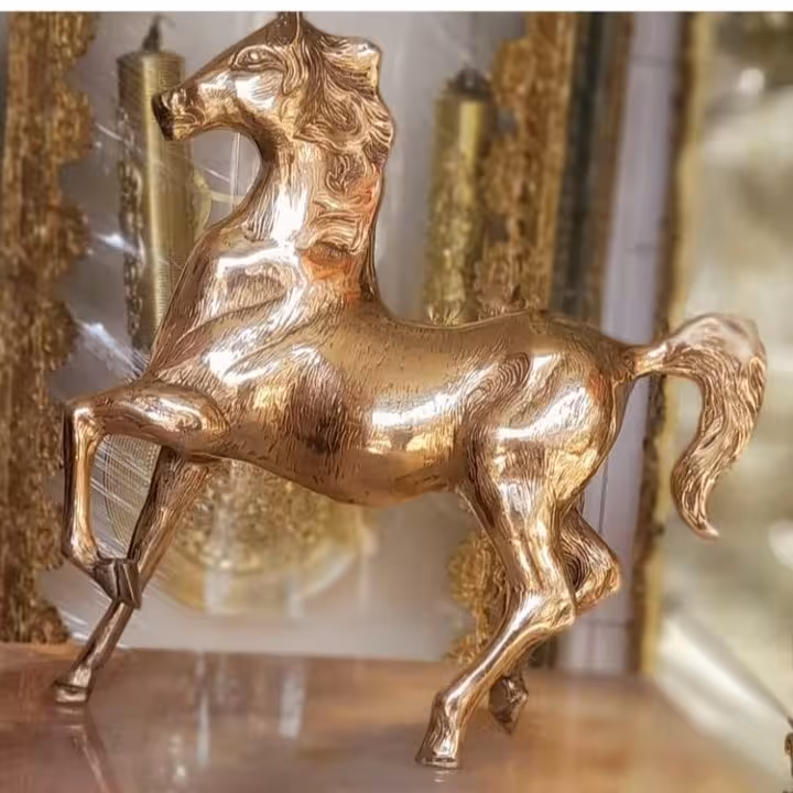 اسب ایستاده برنجی