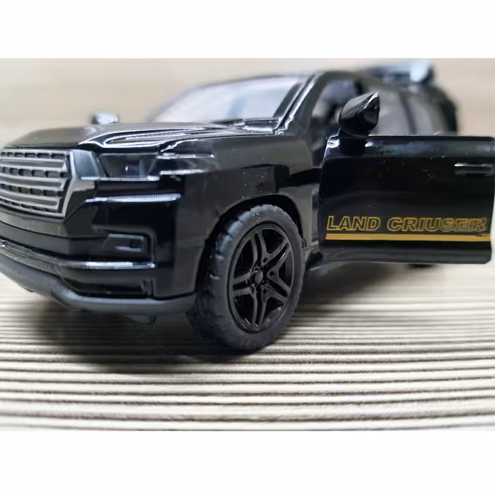 ماشین بازی مدل فلزی لندکروز طرح land criuser