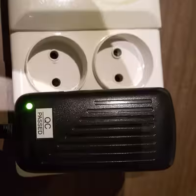 آداپتور برق 12 ولت 2500 میلی آمپر مدل FG-SW2500