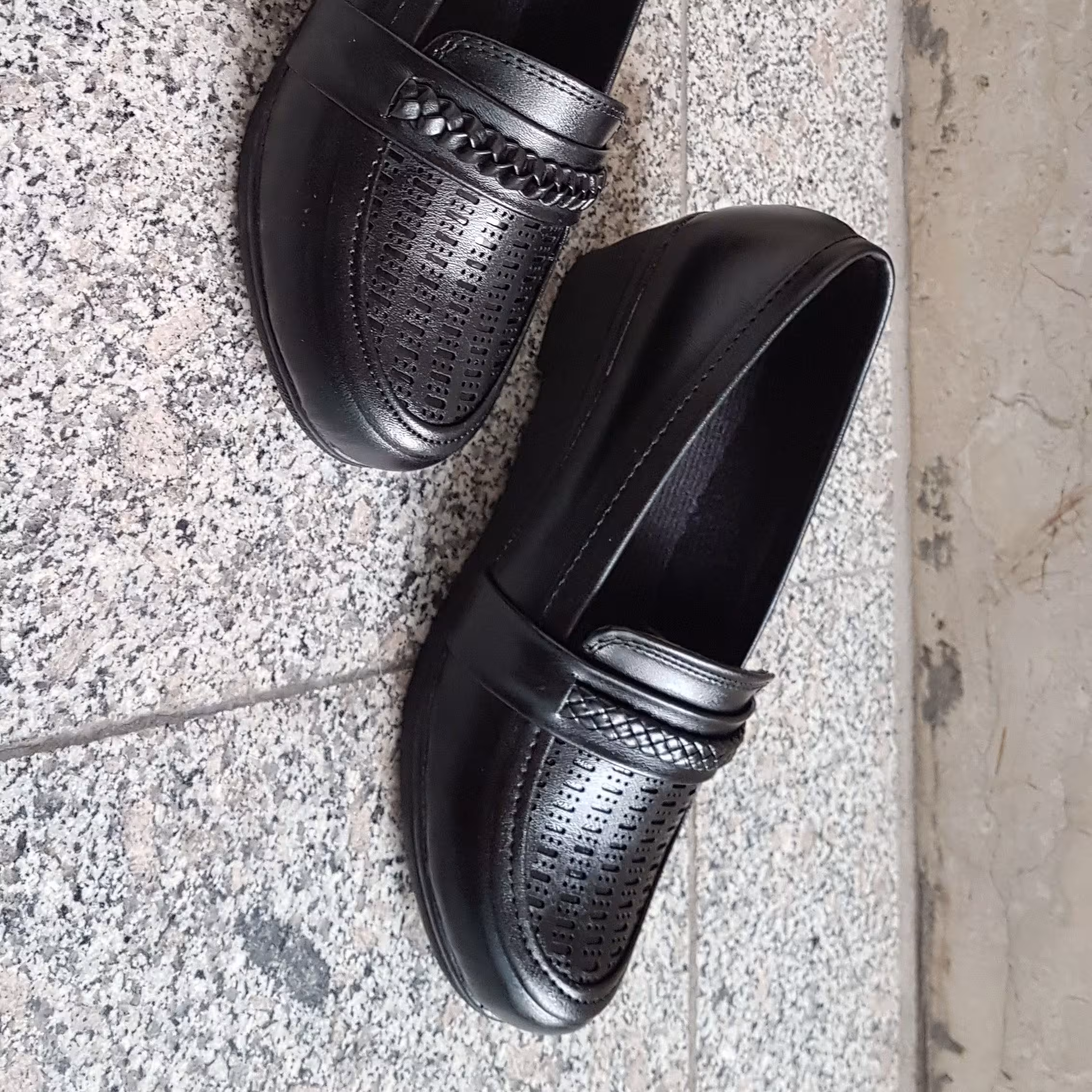 کفش طبی زنانه فوق سبک غرفه ارزان کفش