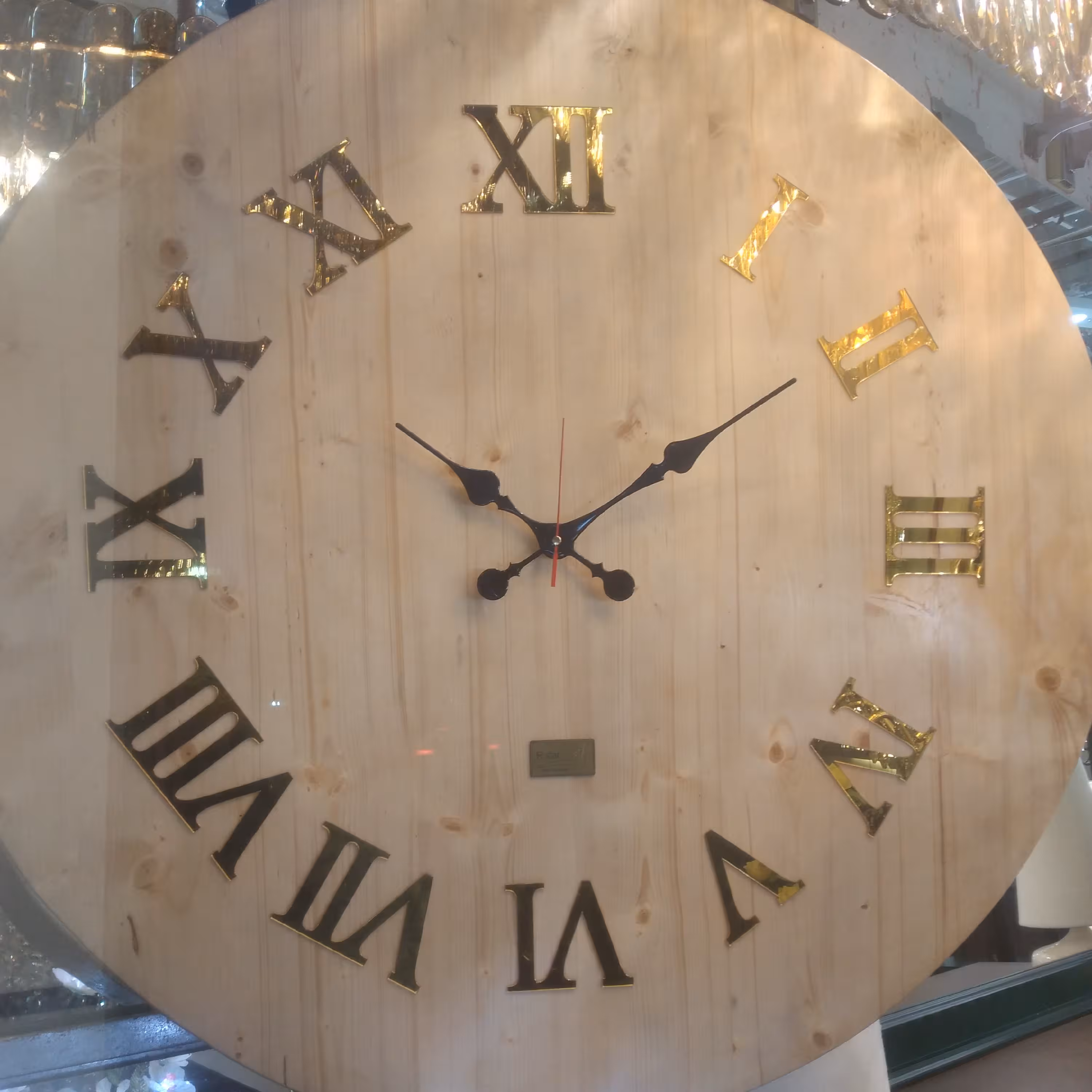 ساعت تمام چوب محصول جدید با طراحی مدرن. خاص موتور تایوان بدون صدا روان . با ماندگاری طولانی با شماره های آینه ای.