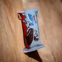 کیک شکلاتی با مغز خامه کیندر دلیجه kinder delice