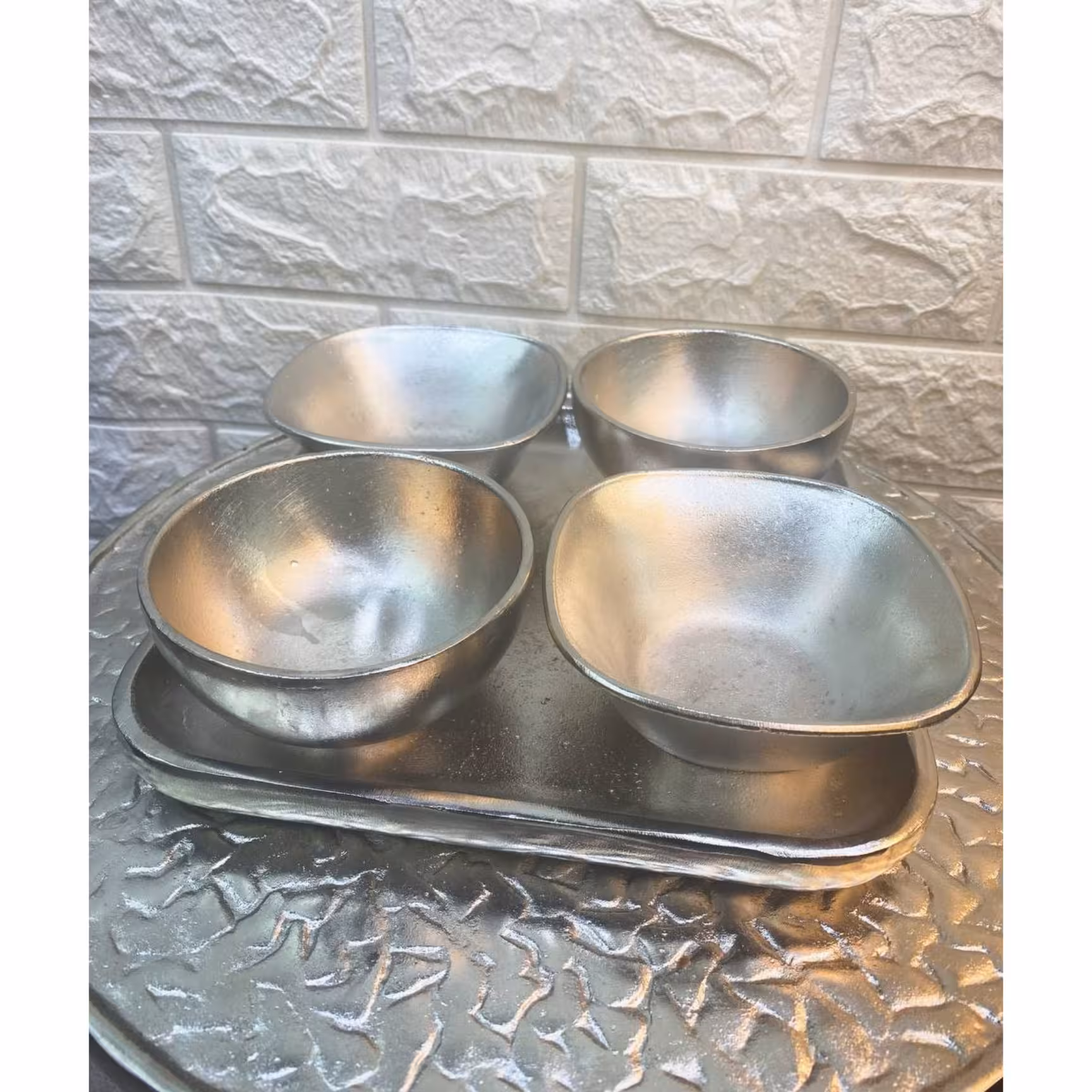 اردو خوری 4کاسه 2مربع و 2گررد با سینی مربعی شکل آلومینیوم