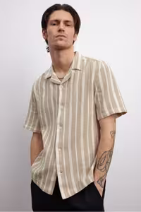 پیراهن بلوز دکمه دار مردانه یقه مناسب است H&M