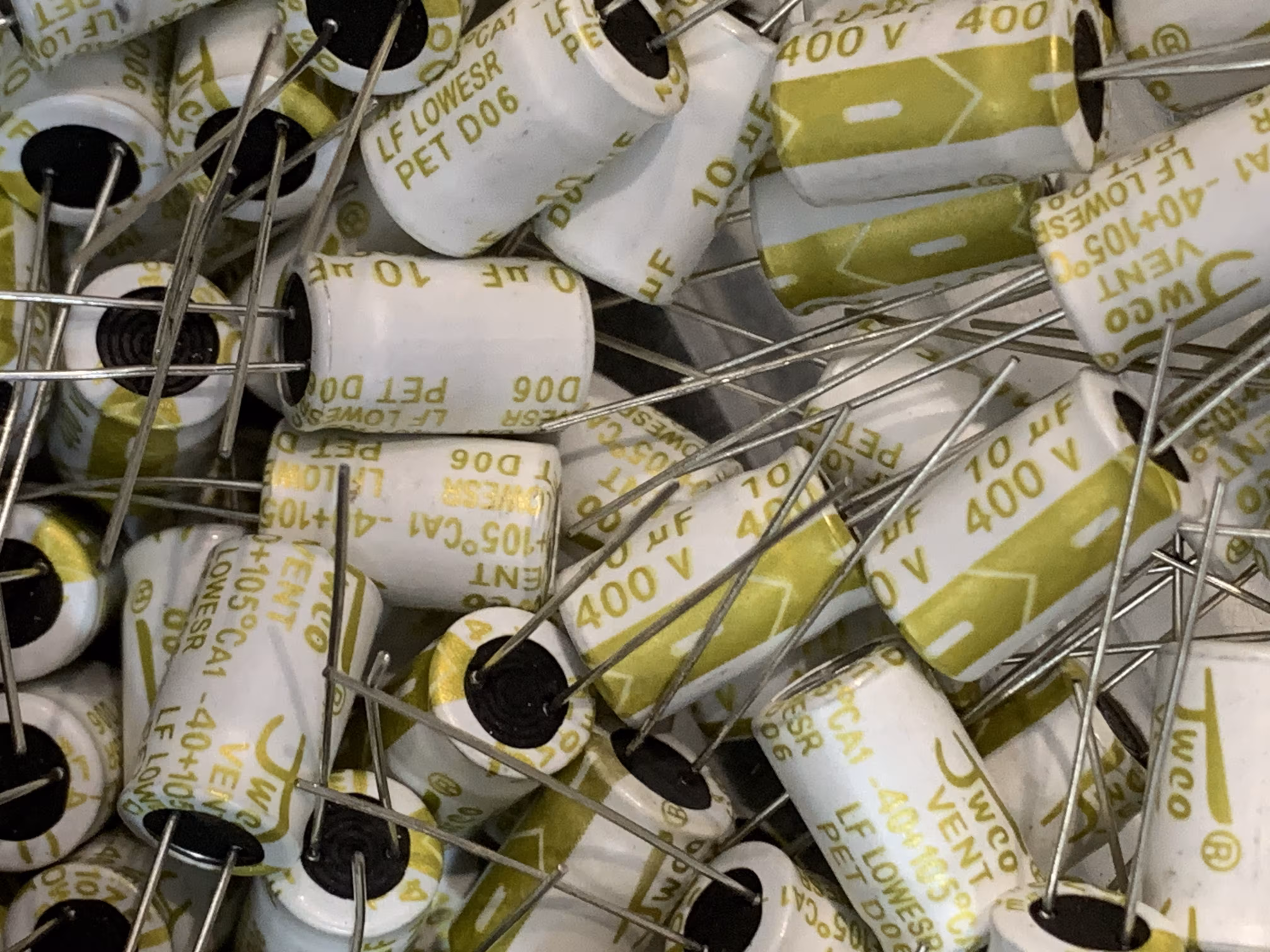 خازن الکترولیت 10 میکروفاراد (تمام ولتاژها)