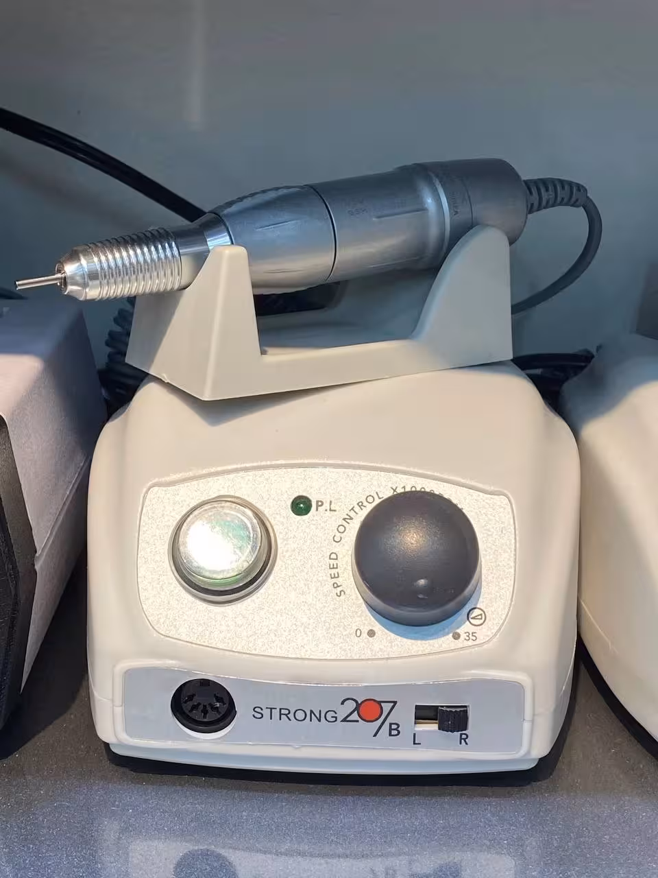 دستگاه سوهان برقیB 207 نقره ای استرانگ Strong دسته آرایشی طوسی اصلی با گارانتی