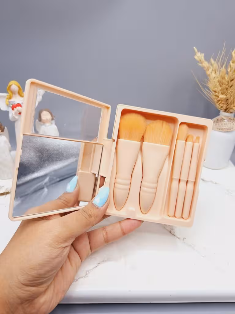 ست براش پر تراکم آینه دار و باکس دار  رنگ کرم روشن