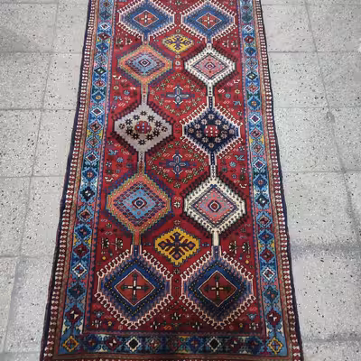 فرش دستباف کناره طول دو متر طرح لوزی مدل AA