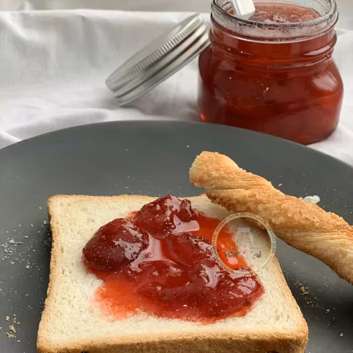 مربای خانگی هانامی توت فرنگی (نیم کیلو)