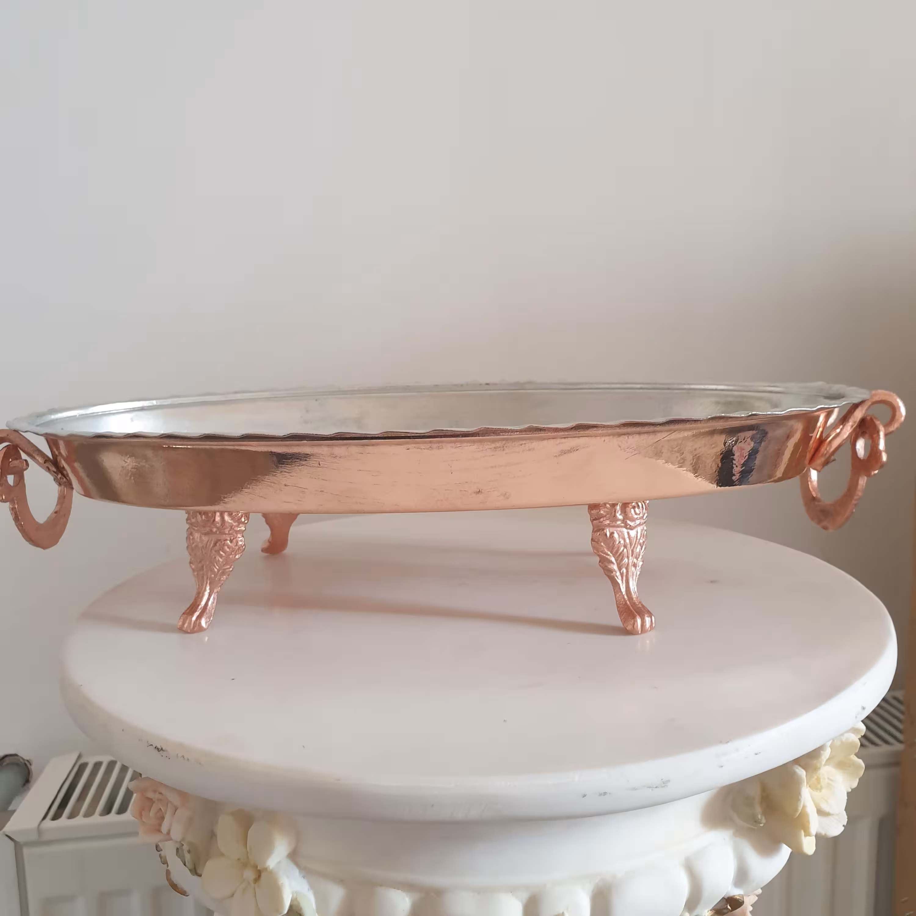 مرغ خوری و خورشت خوری مسی بیضی پایه دار کشکولی 4×21×36 ساخت زنجان