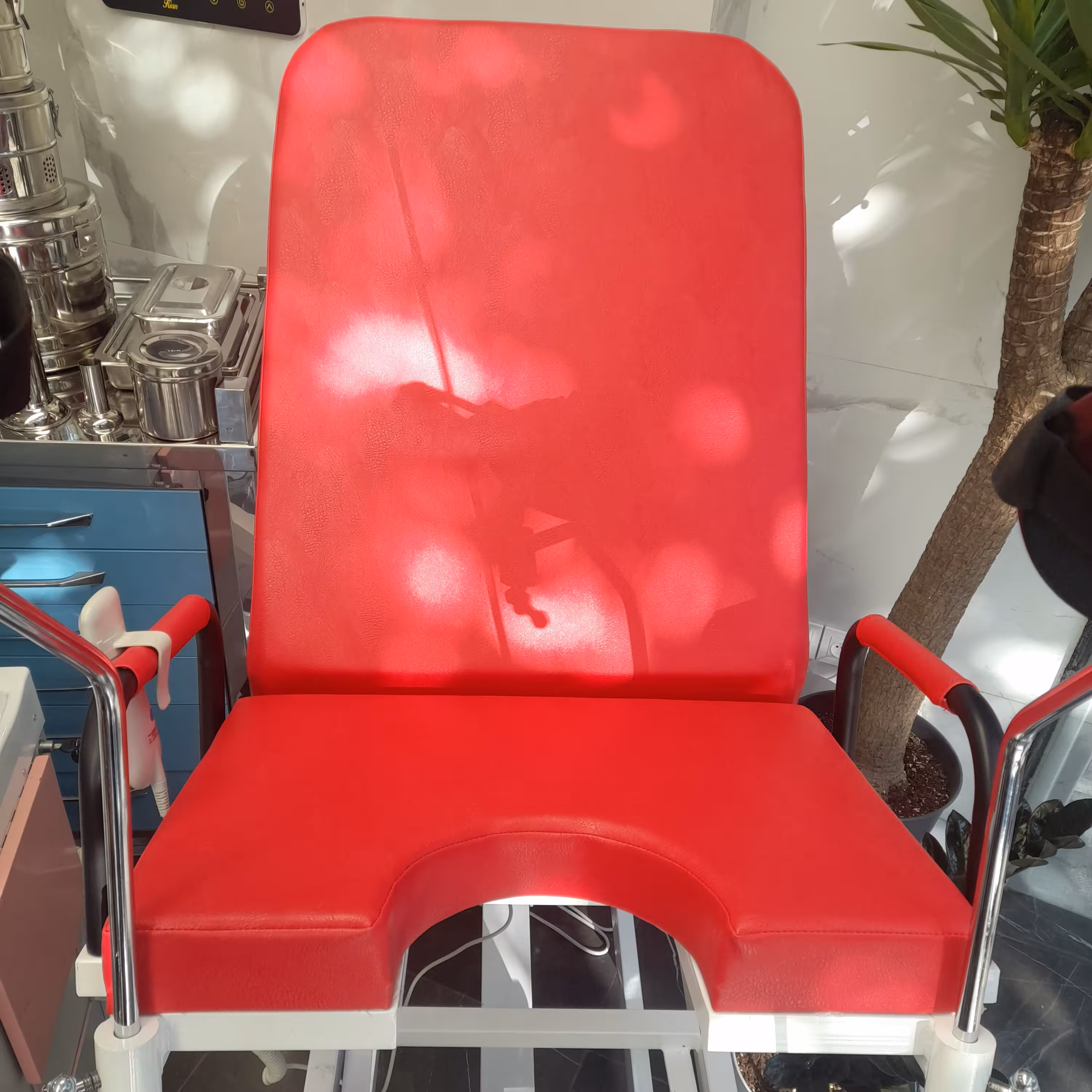 تخت ژنیکولوژی سه موتوره دوسال گارانتی درمحل (پس کرایه)