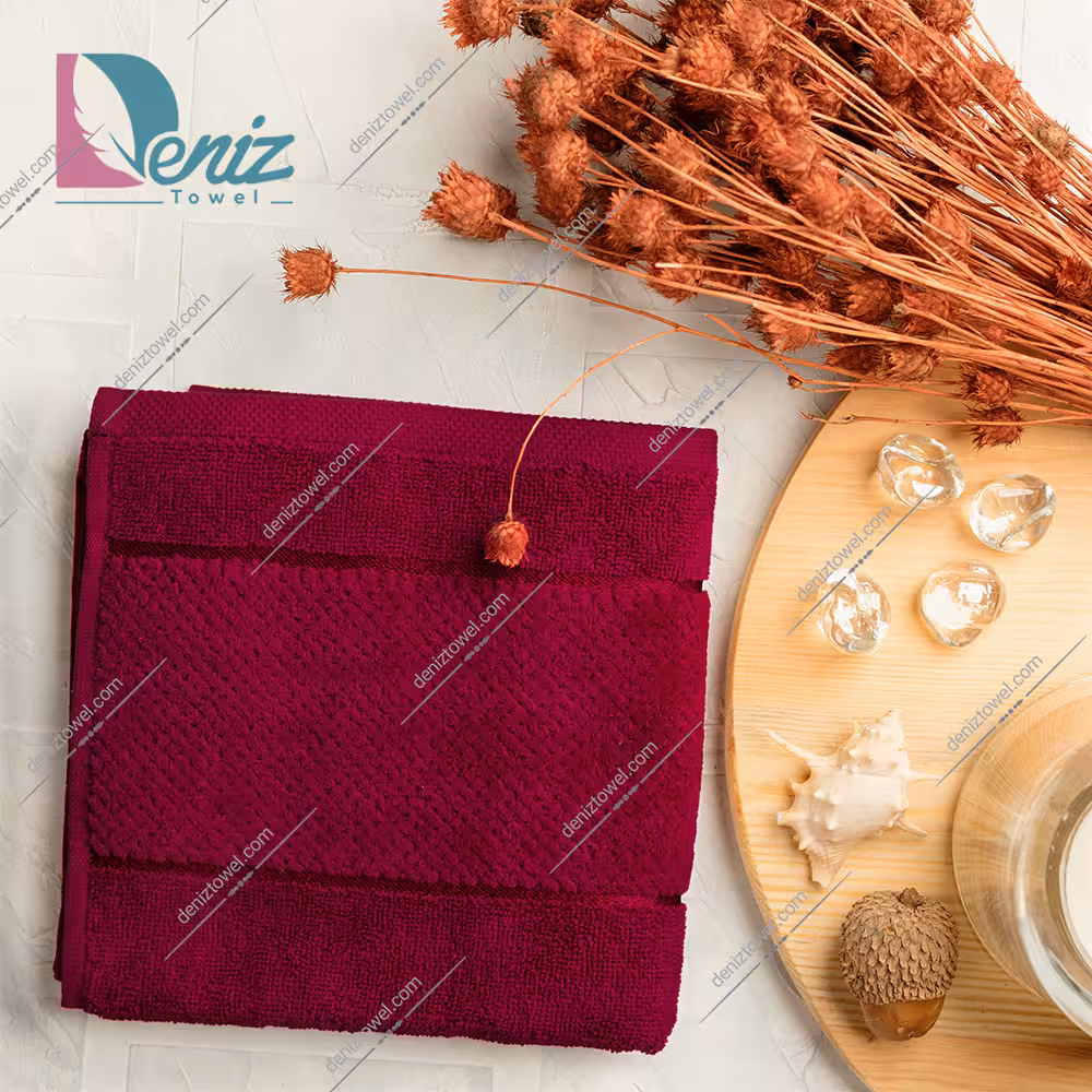 حوله دستی طرح ماکرو رنگ زرشکی