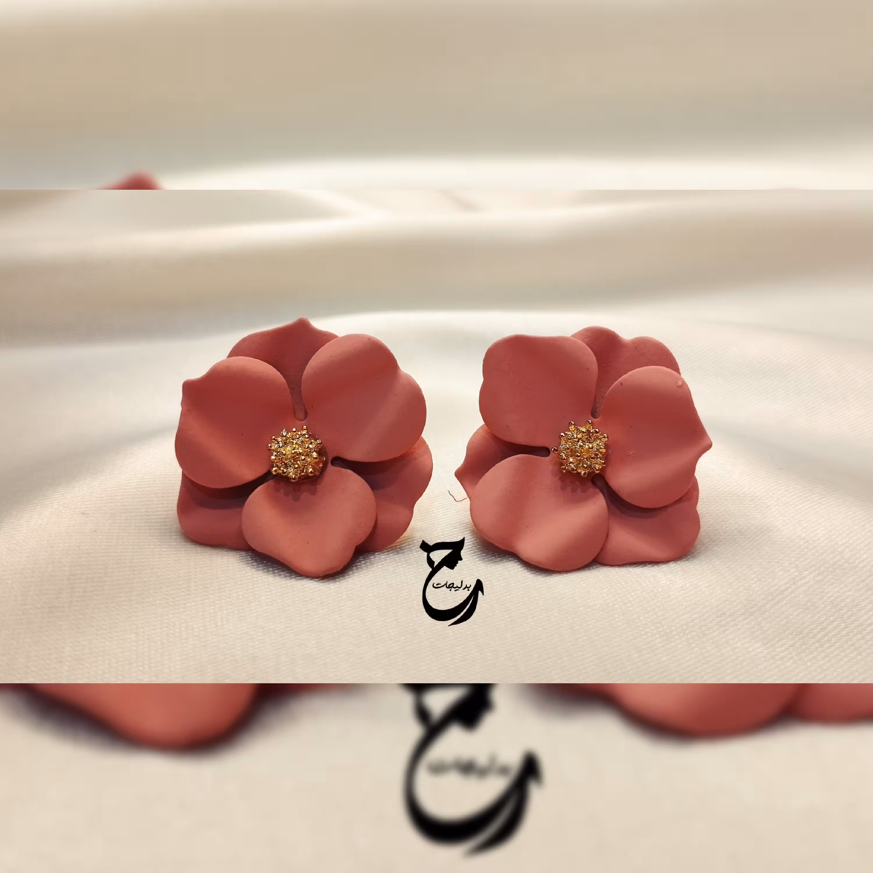 گوشواره میخی گل