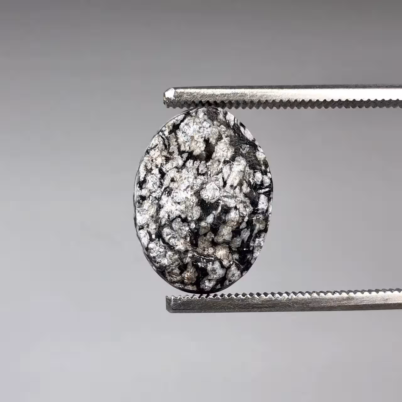 سنگ اُبسیدین معدنی تراش نخورده 250917