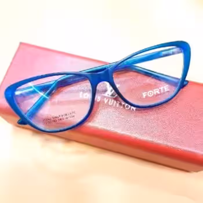 عینک طبی کائوچویی مدل گربه ای