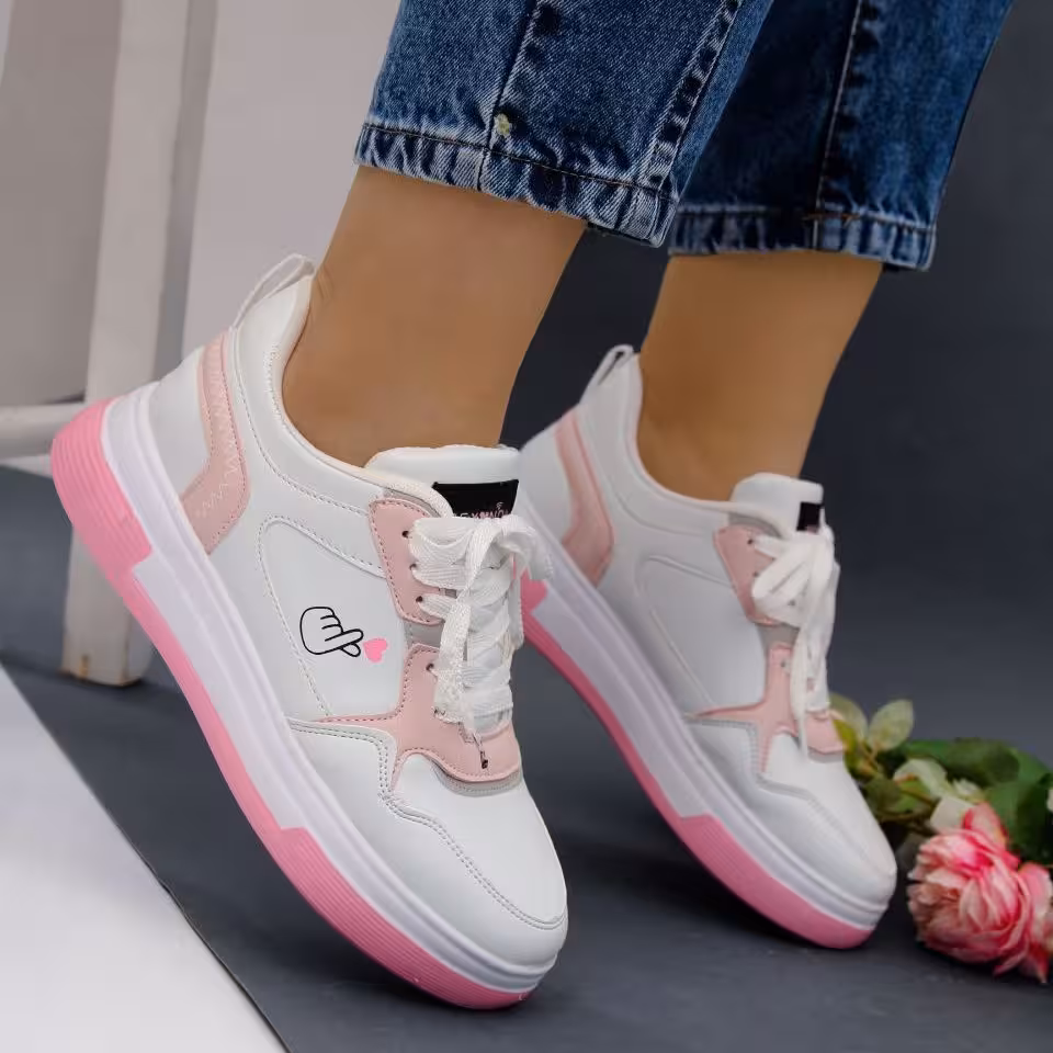 کفش کتونی دو رنگ بسیار شیک و خوشپا با کیفیت عالی