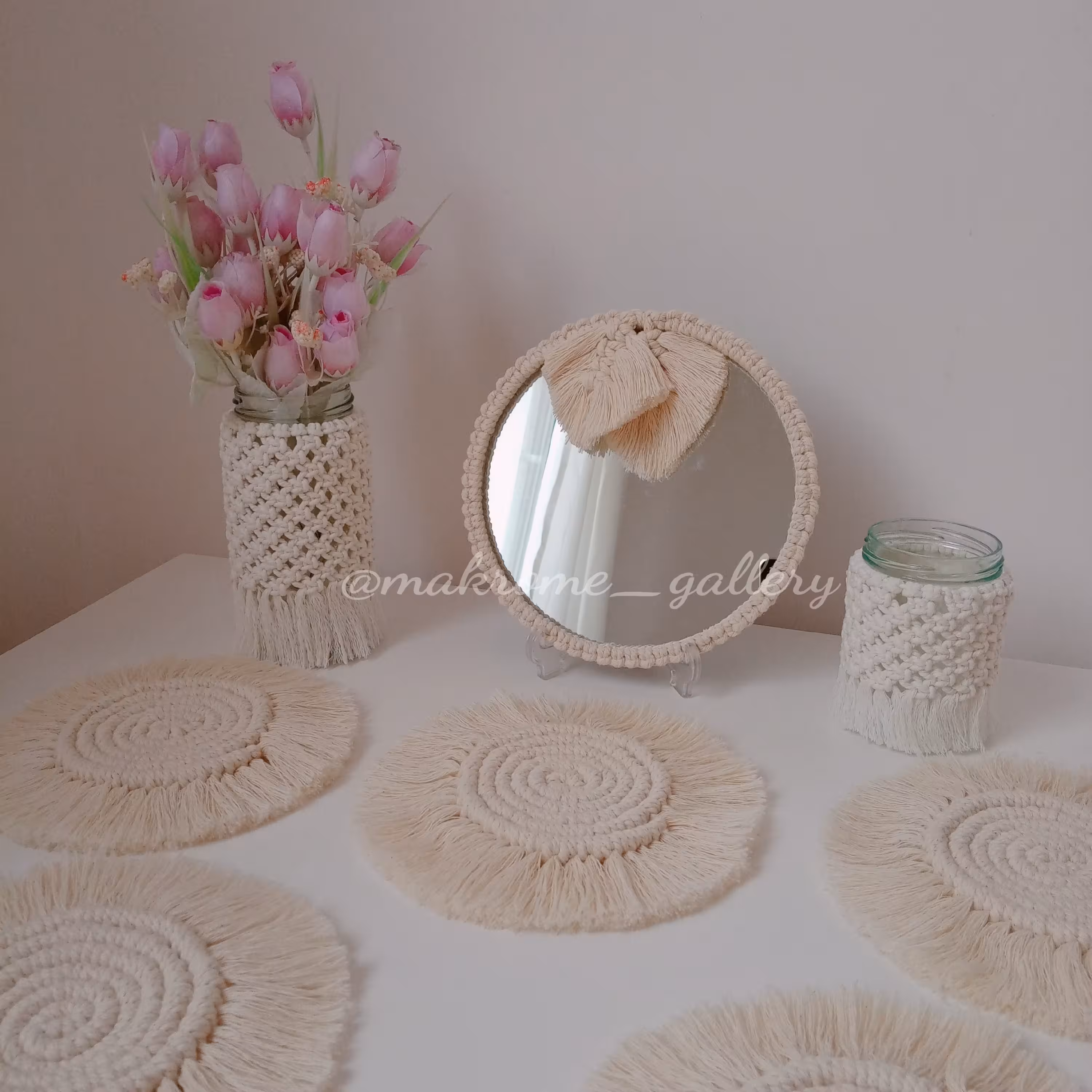 ست هفتسین 9 تکه با آینه و شمعدان و گلدان ست هفتسین مکرومه بافی ست هفت سین مکرومه هفتسین لاکچری 