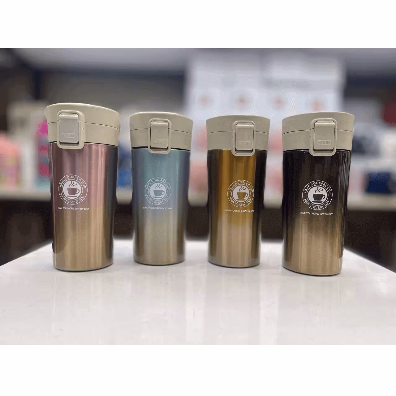 ماگ سفری مدل دکمه دار با حجم 380 میلی لیتر دورنگ