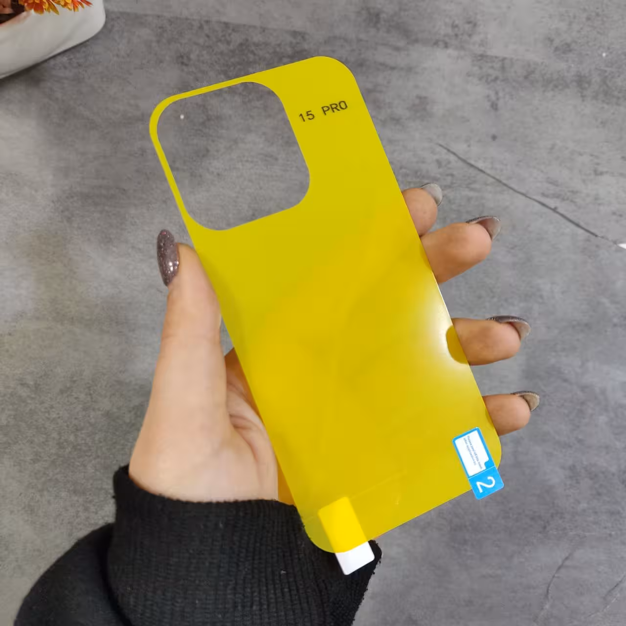 گلس پشت iPhone 15 Pro ژله ای تمام چسب