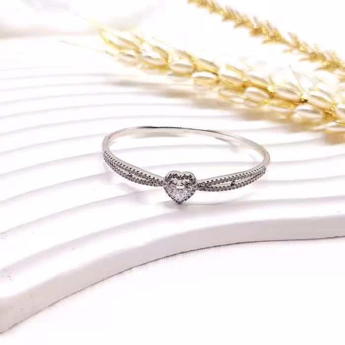 دستبند پینترستی طرح قلب نقره ای نگین دار استیل رنگ ثابت