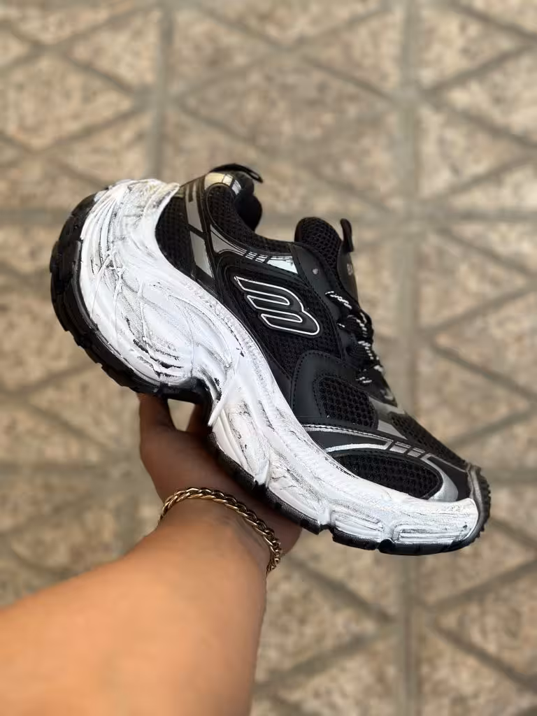 کتونی بالنسیاگا 10XL مشکی سفید ( 1398 )