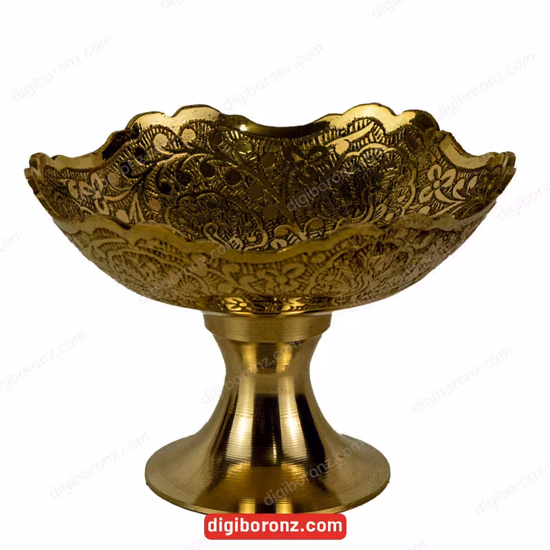 پیاله برنجی ساخت هندوستان مدل لب قلعه طرح طاووس پایه دار 5 اینچ ( پیاله برنزی هندی )