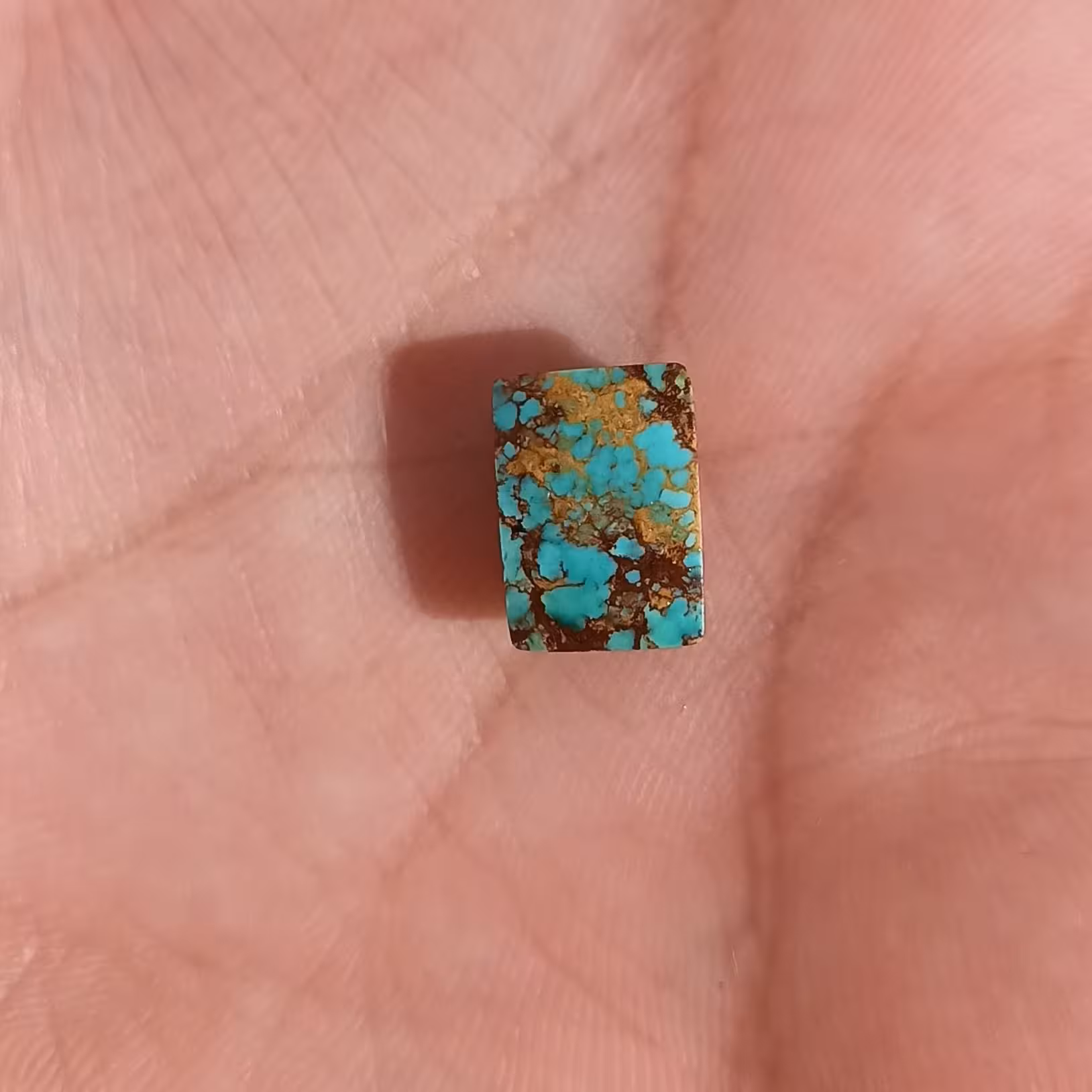 سنگ فیروزه اصل نیشابوری عنکبوتی رگه طلایی طبیعی زیبا