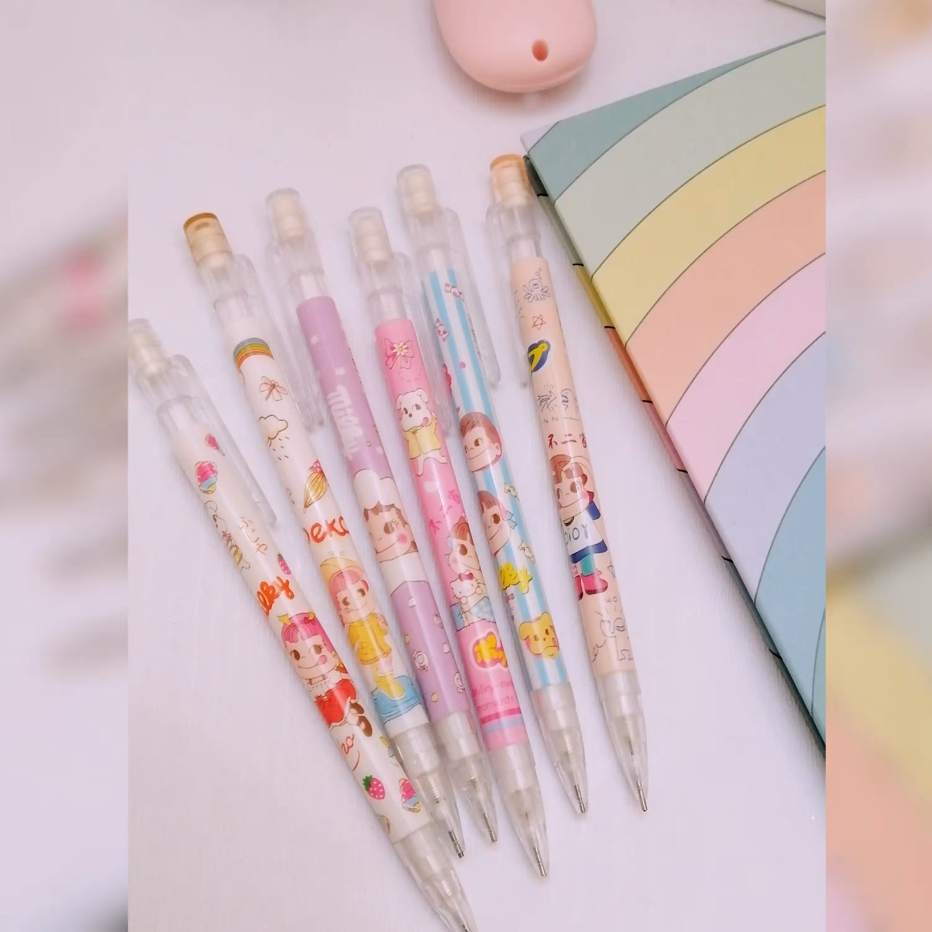 اتود دختر کیوت پاکن دار بسیار سبک و خوشدست