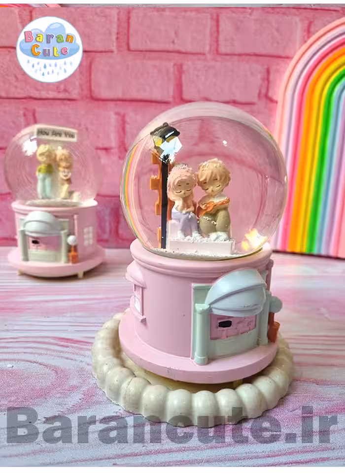 گوی موزیکال پمپی برفی چراغ دار سایز بزرگ طرح عاشقانه و گیتار