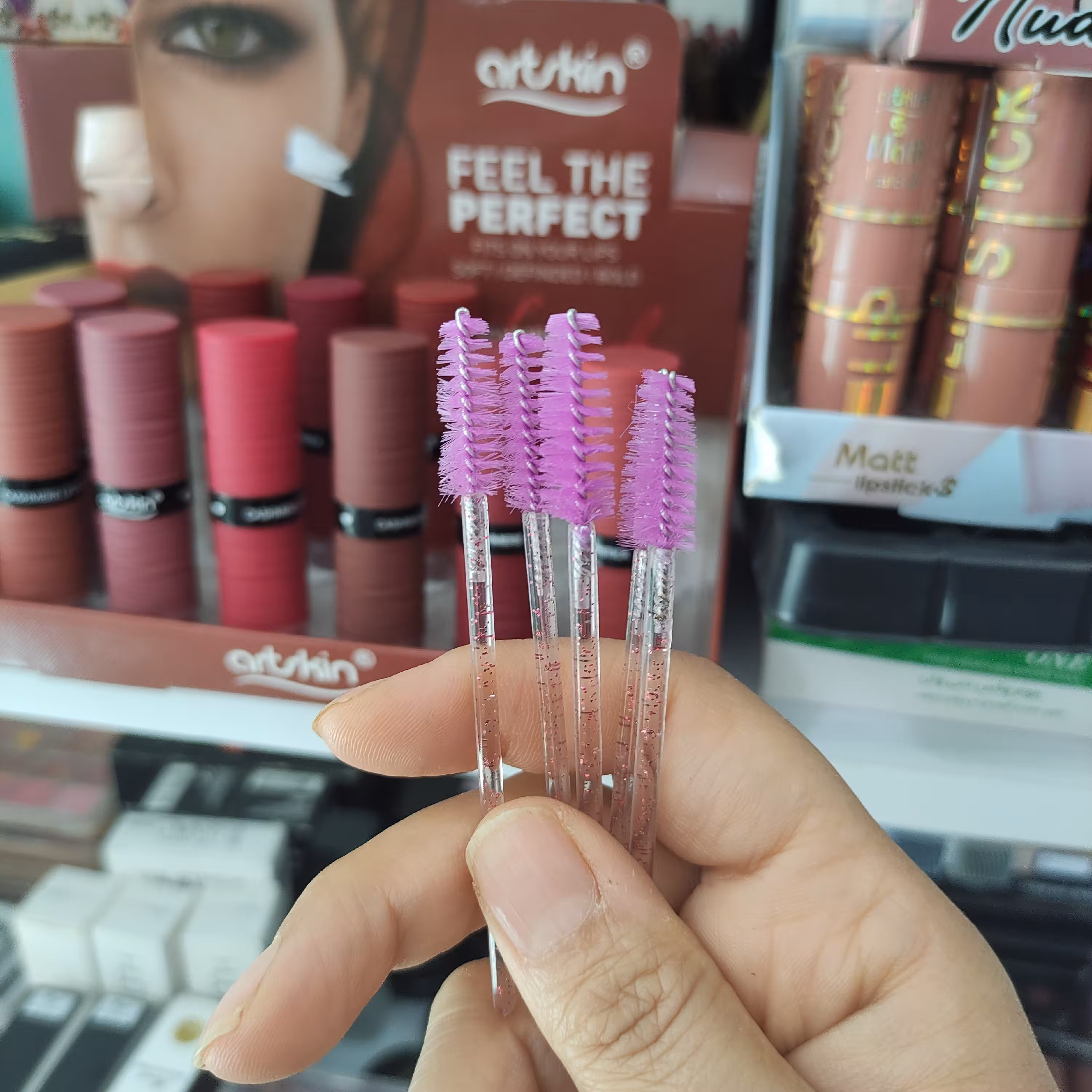 فرچه مخصوص لیفت ابرو خیلی راحت باهاش ابروهاتو لیفت کن فرچه مخصوص صابون ابرو