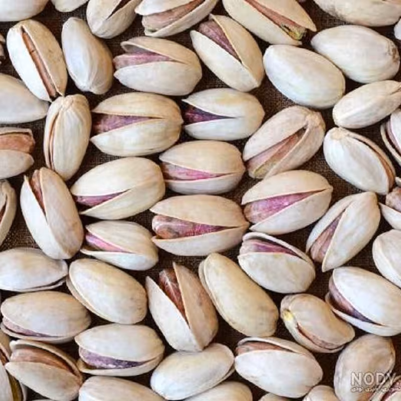 پسته احمدآقایی خام بسته بندی 250 گرمی