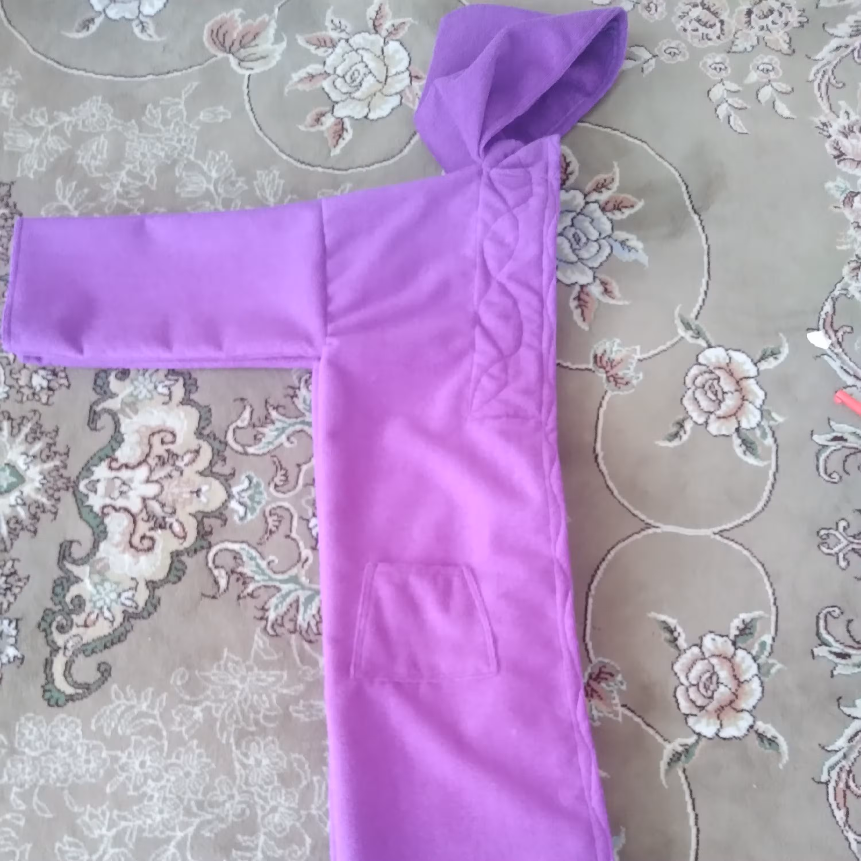 حوله نوجوان با قد 80   رنگهای  ابی و صورتی  و قرمز  و لاجوردی   و طوسی و  پوست پیازی و بنفش     دارای جنس لطیف