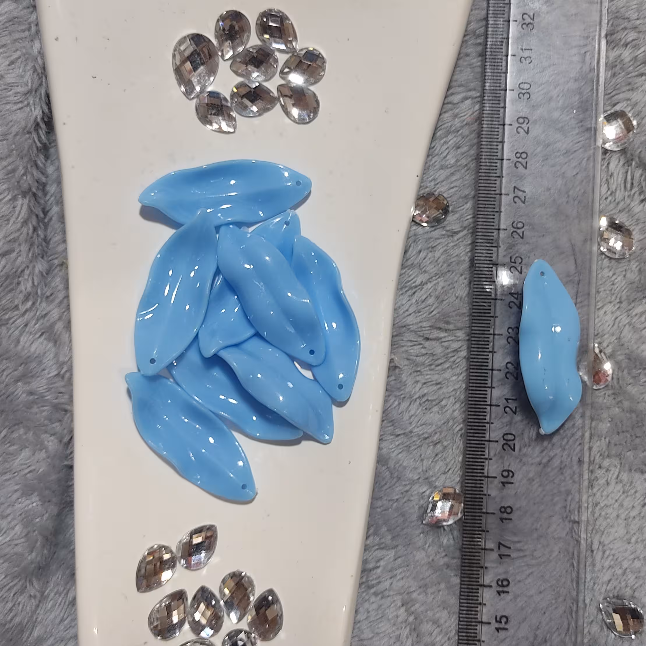 گلبرگ مگنولیا رنگ آبی سرامیکی براق سایز بزرگ بسته 20 عددی - گلبرگ کریستال لوازم گلسازی 